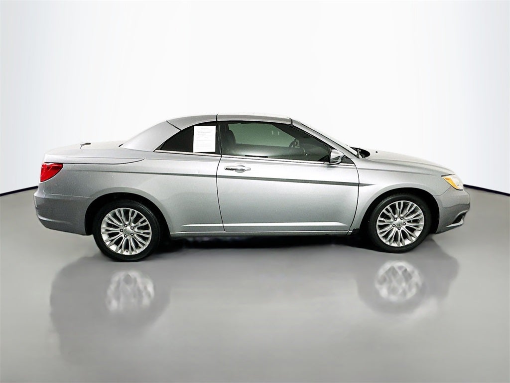 2013 Chrysler 200 Limited