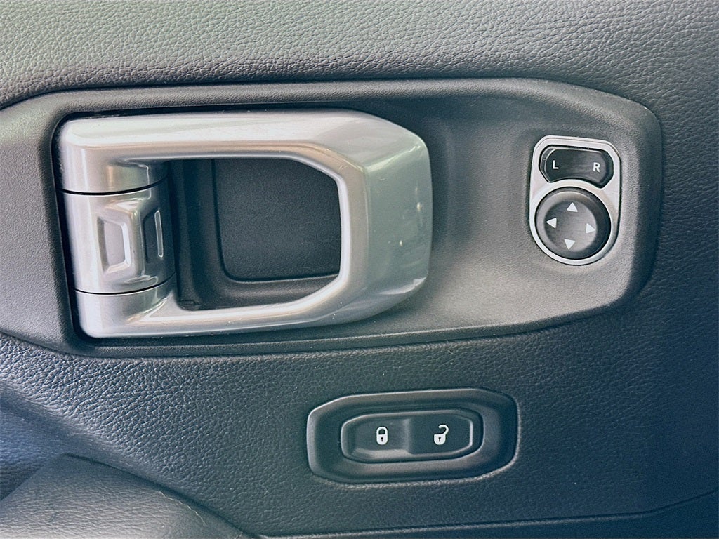 2021 Jeep Wrangler Unlimited Sahara Altitude 4x4