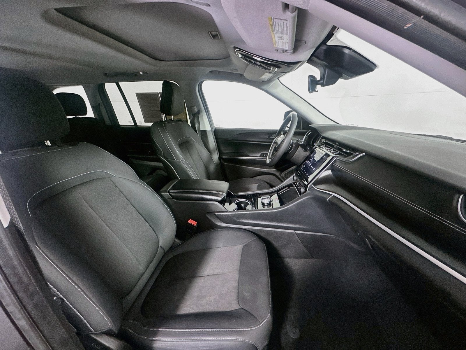 2023 Jeep Grand Cherokee Laredo 4x4