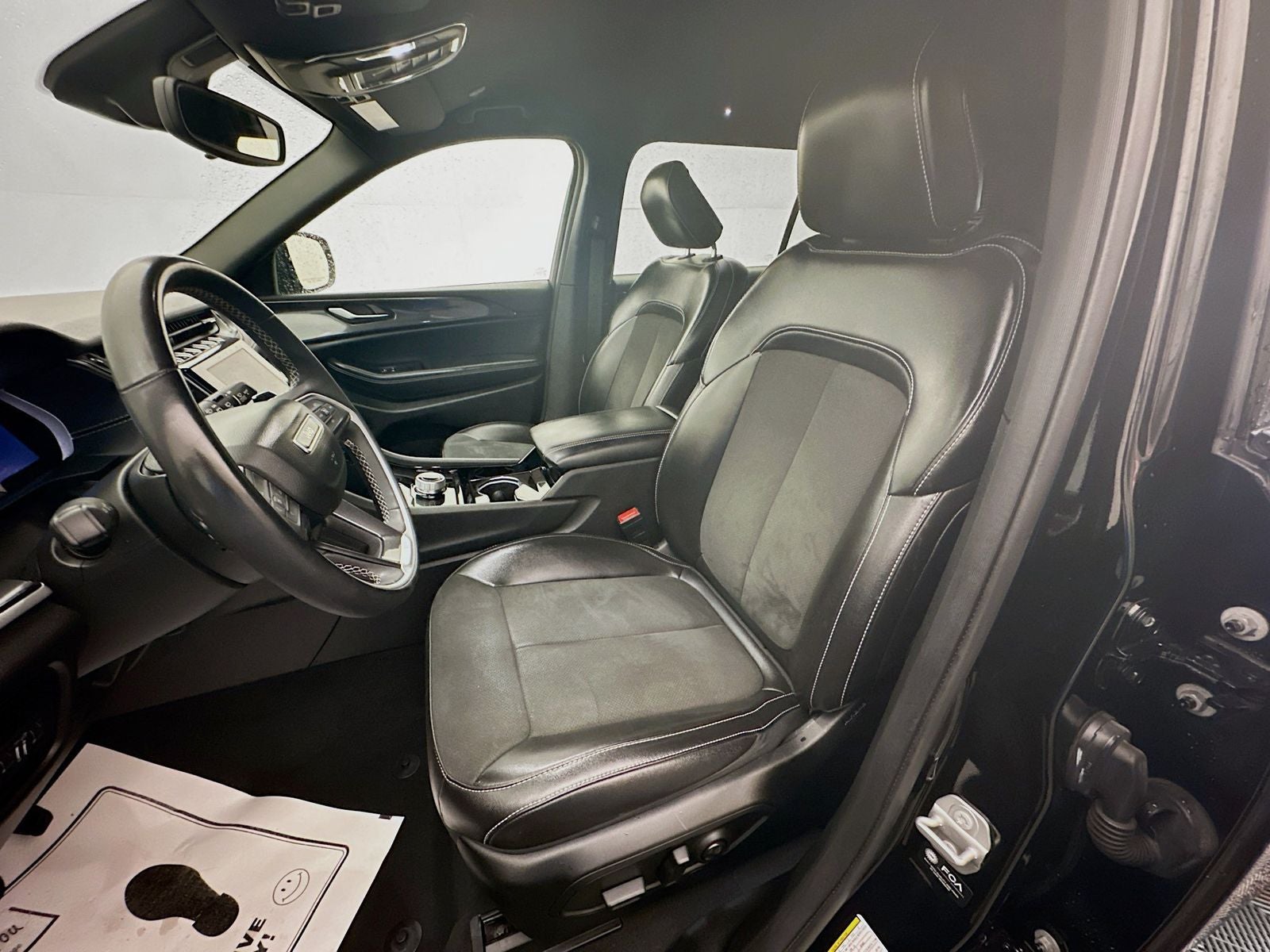 2023 Jeep Grand Cherokee L Altitude 4x4