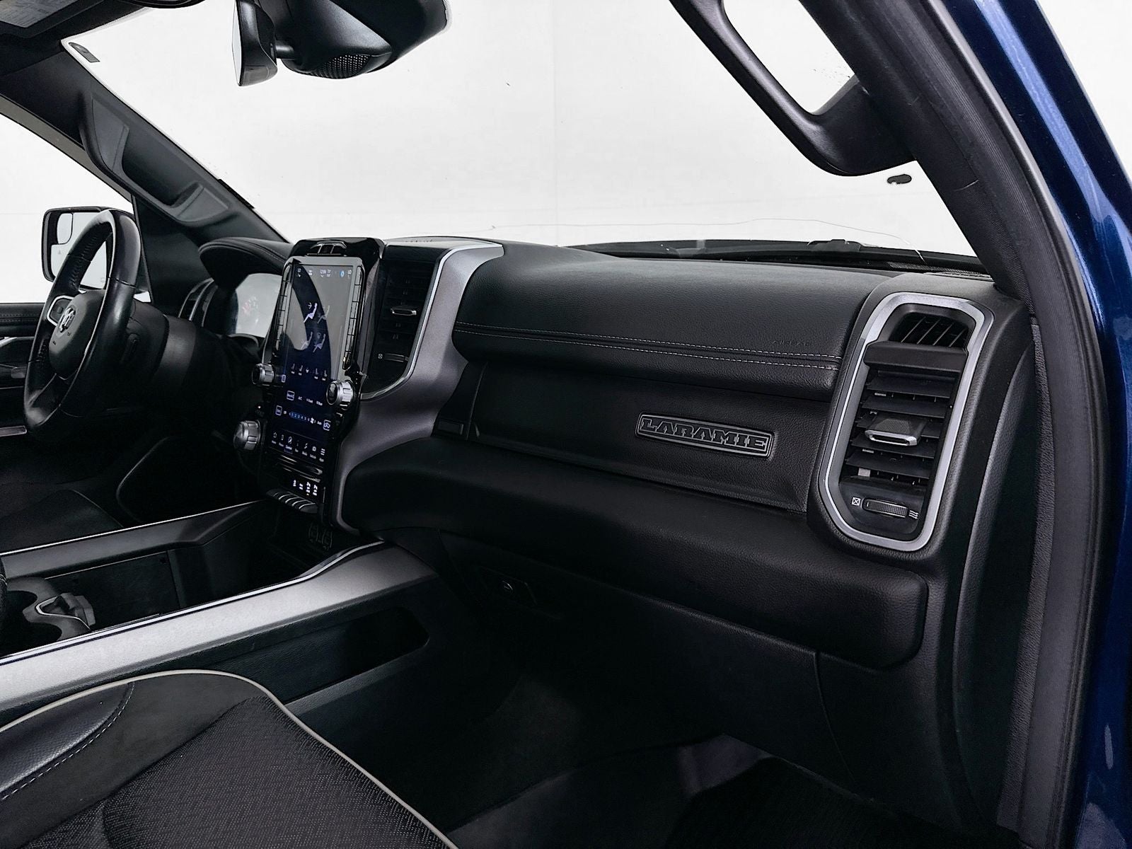 2023 RAM 1500 Laramie Crew Cab 4x4 5'7' Box