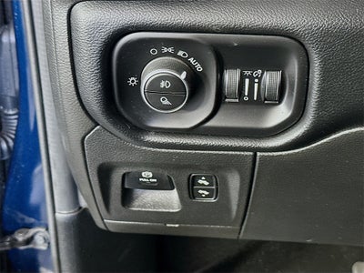 2019 RAM 1500 Laramie Crew Cab 4x4 5'7' Box