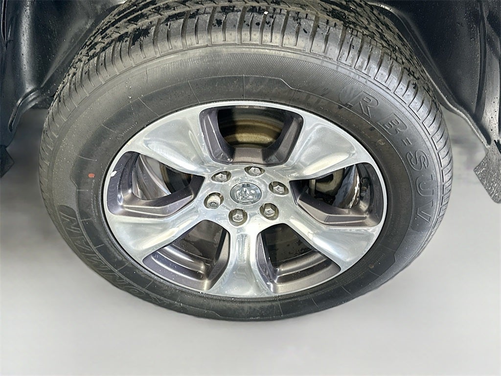 2019 RAM 1500 Laramie Crew Cab 4x4 5'7' Box