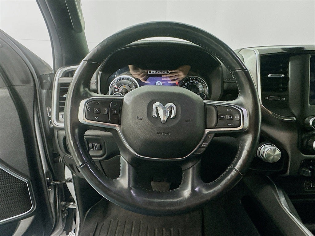 2020 RAM 1500 Laramie Crew Cab 4x4 5'7' Box