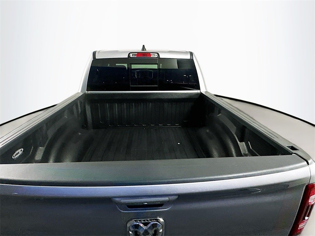 2020 RAM 1500 Laramie Crew Cab 4x4 5'7' Box