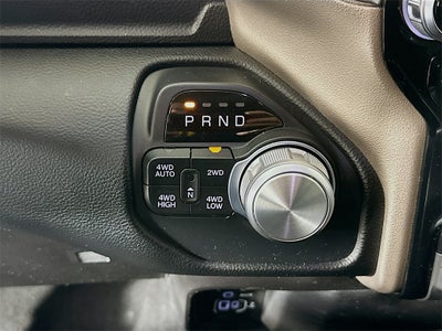 2019 RAM 1500 Laramie Crew Cab 4x4 5'7' Box