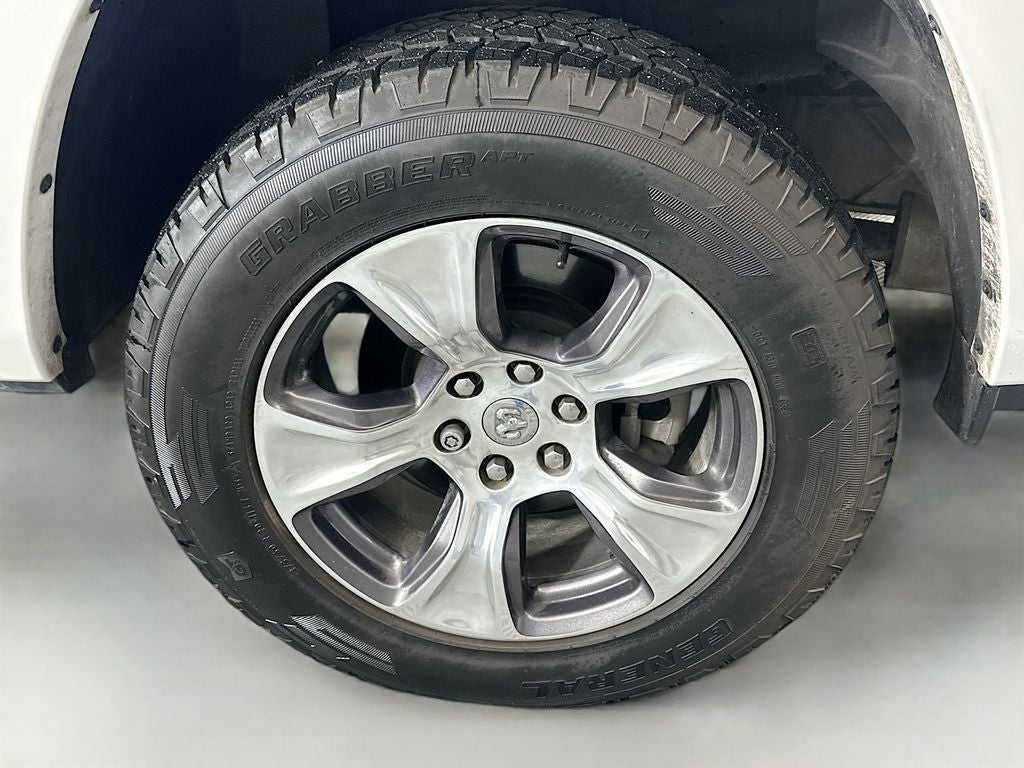 2019 RAM 1500 Laramie Crew Cab 4x4 5'7' Box