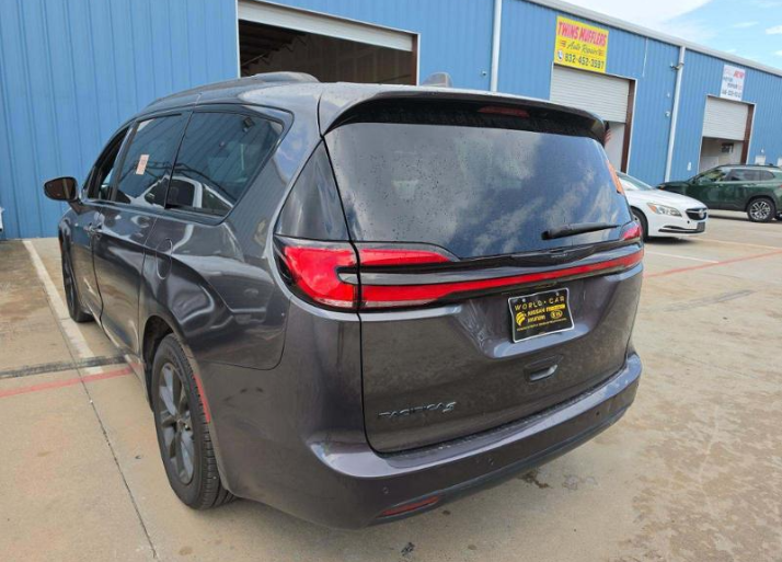 2021 Chrysler Pacifica Touring