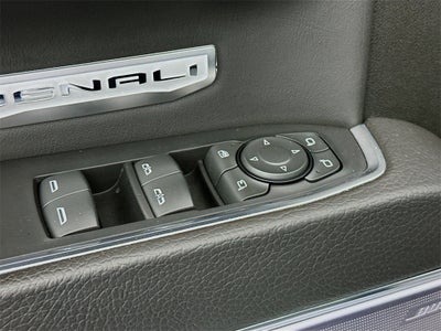 2023 GMC Sierra 1500 4WD Crew Cab Short Box Denali