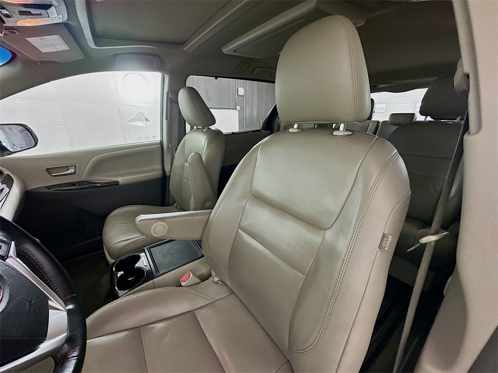 2015 Toyota Sienna XLE Premium 7 Passenger