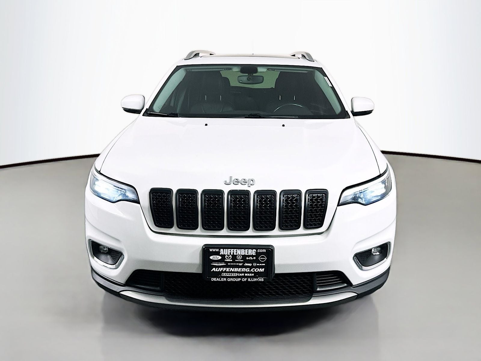 Used 2019 Jeep Cherokee Limited with VIN 1C4PJMDX0KD282744 for sale in Belleville, IL
