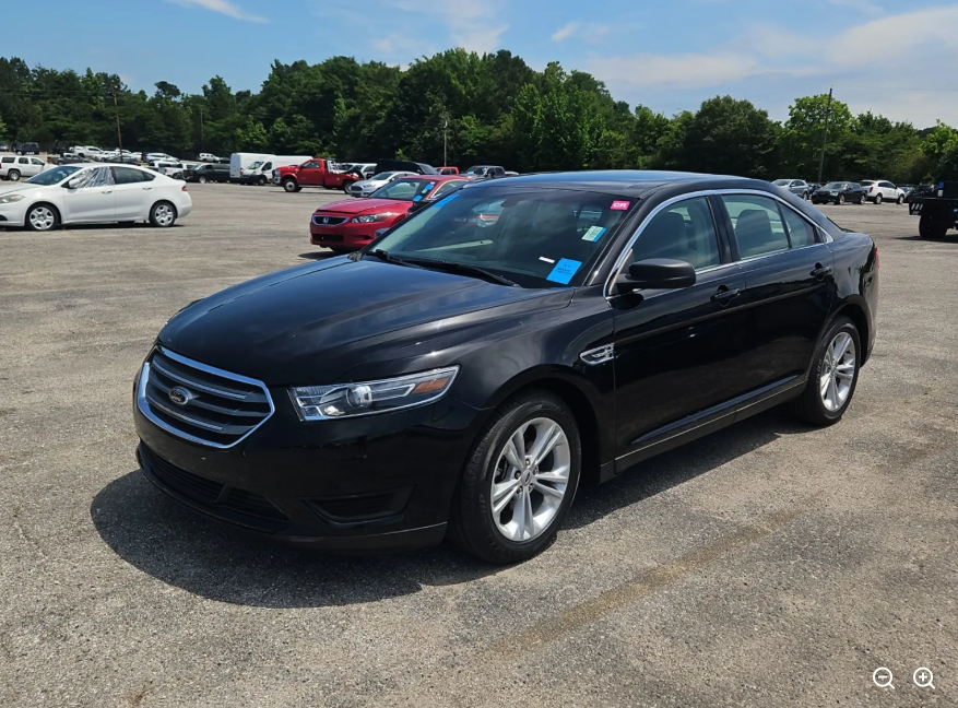 2018 Ford Taurus SE FWD's photo