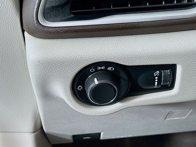 2019 Chrysler Pacifica L