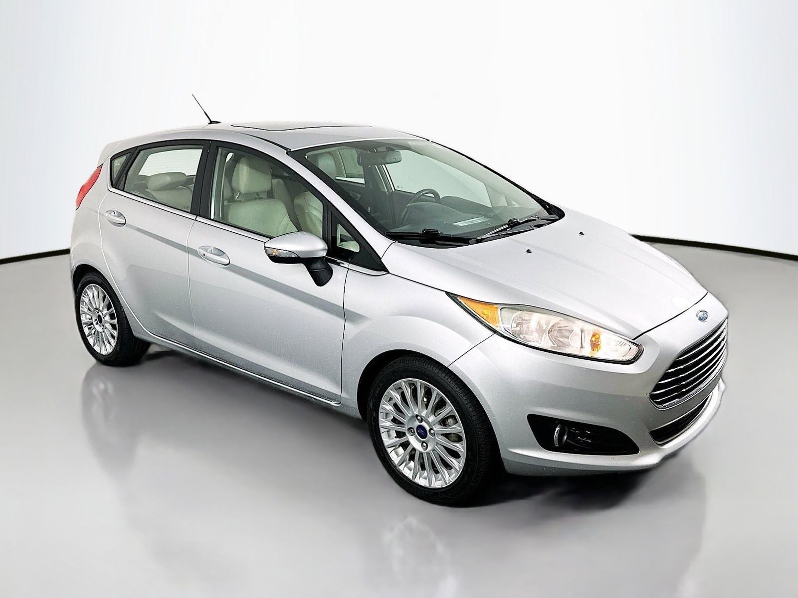 2016 Ford Fiesta Titanium Hatch's photo