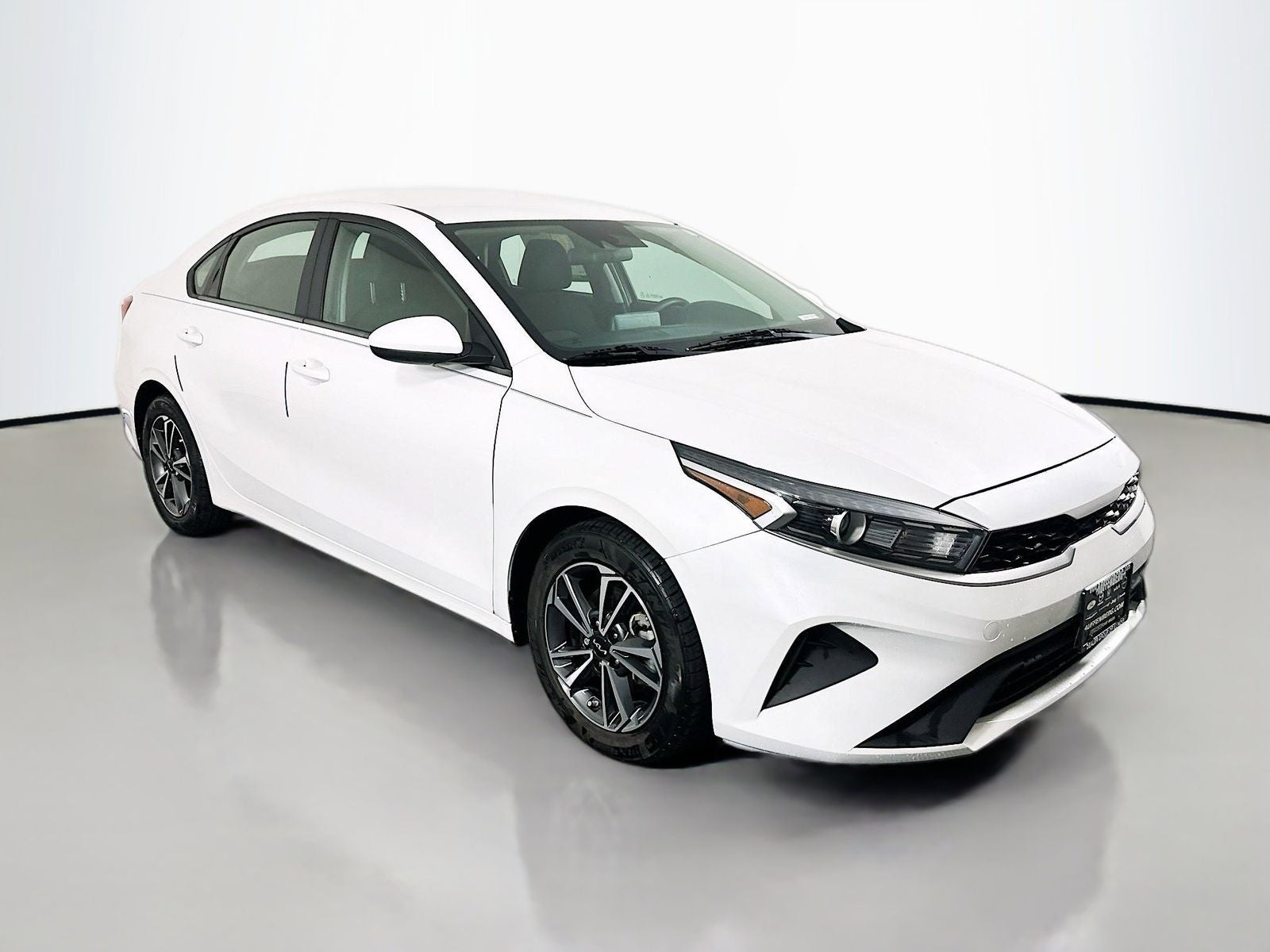 2022 Kia Forte LXS AT's photo
