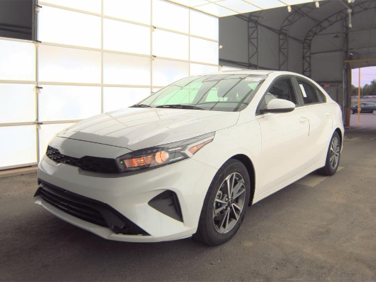 2022 Kia Forte LXS AT's photo