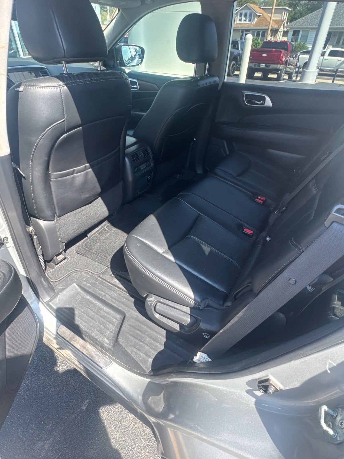 2017 Nissan Pathfinder Platinum