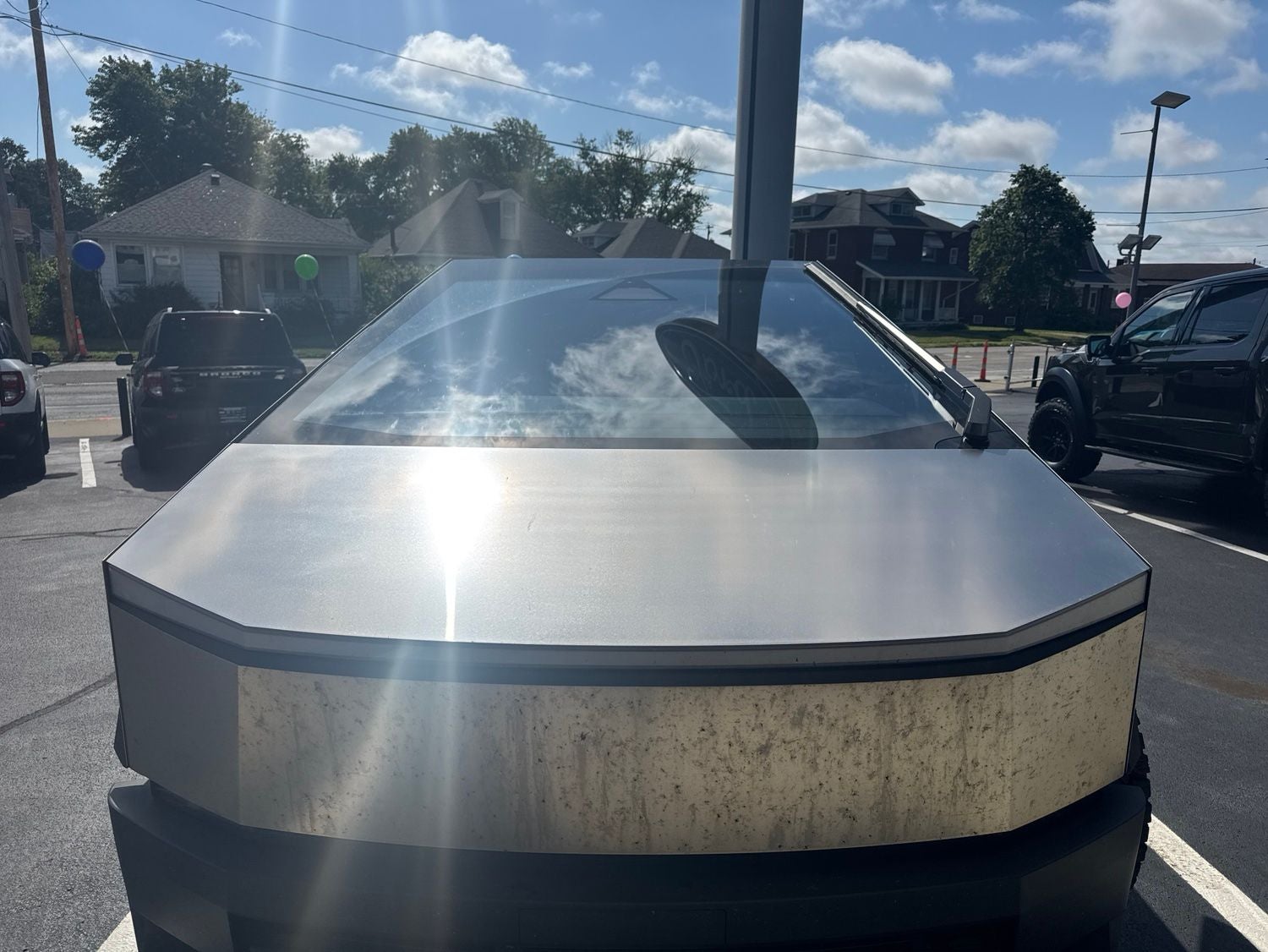 2024 Tesla Cybertruck's photo