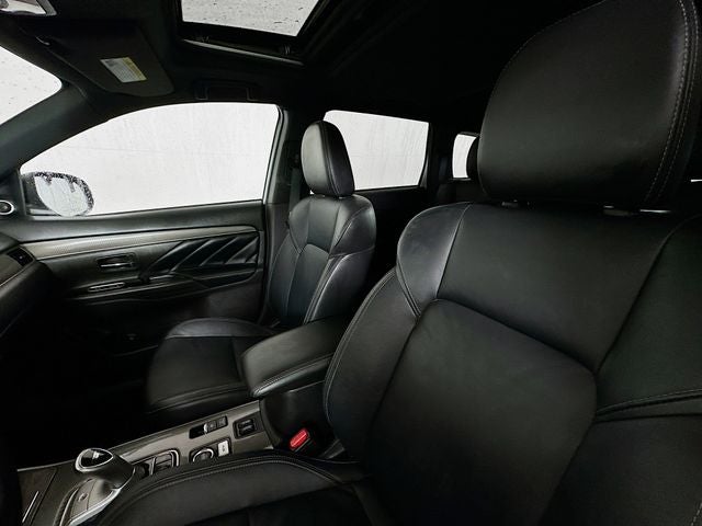 2019 Mitsubishi Outlander PHEV Base