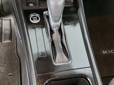 2021 Nissan Kicks SR