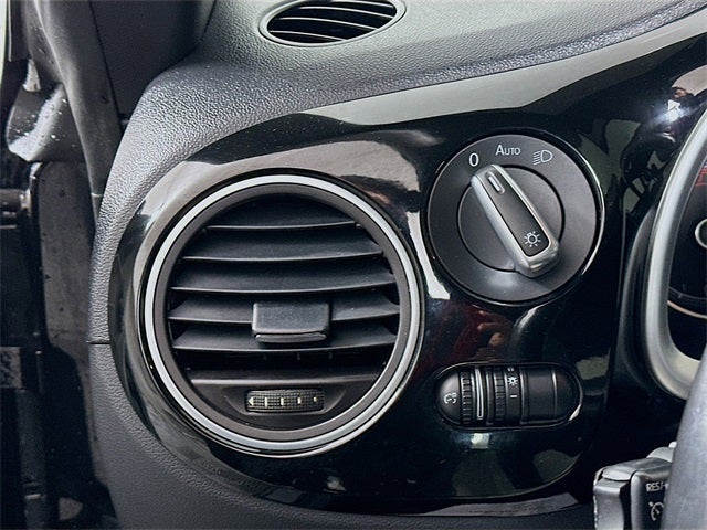 2018 Volkswagen Beetle 2.0T SE