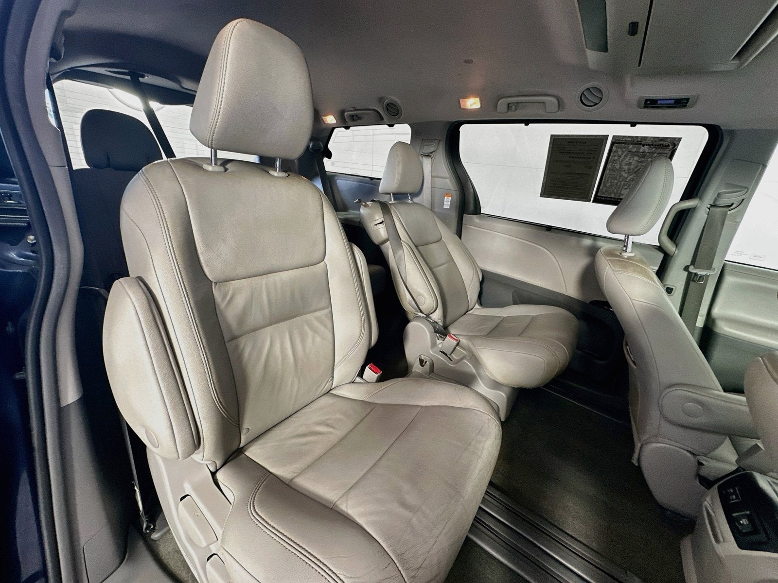 2019 Toyota Sienna L 7 Passenger