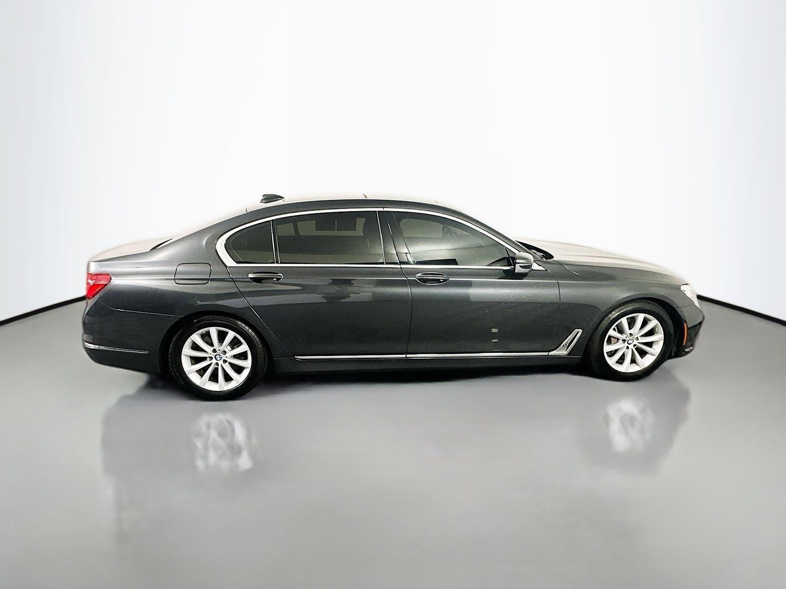2019 BMW 7 Series 740i xDrive