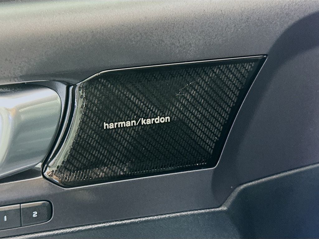 2019 Volvo XC40 Momentum