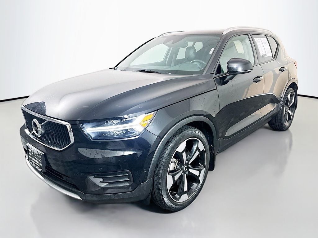2019 Volvo XC40 Momentum