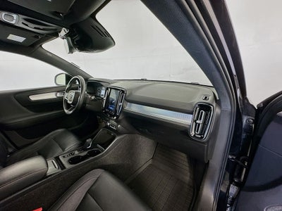 2019 Volvo XC40 Momentum