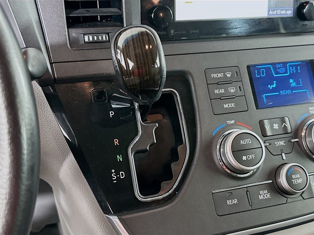 2017 Toyota Sienna L 7 Passenger