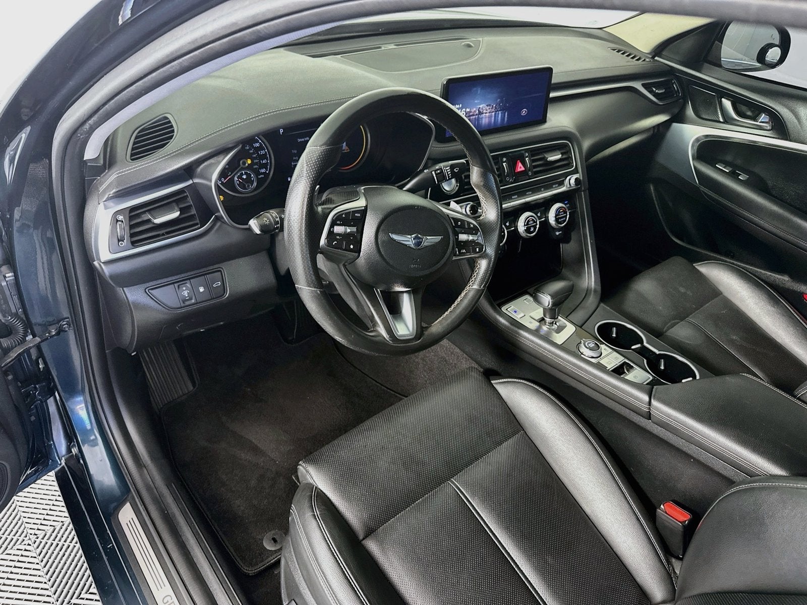 2022 Genesis G70 2.0T