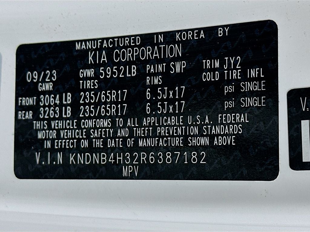 2024 Kia Carnival LX