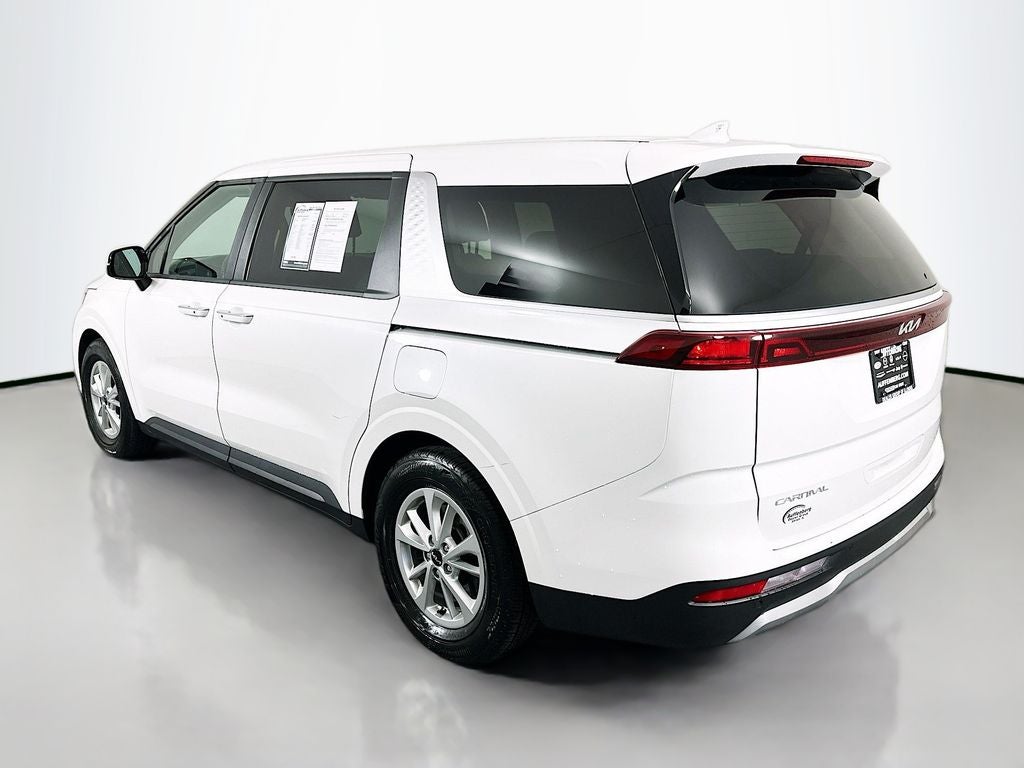 2024 Kia Carnival LX