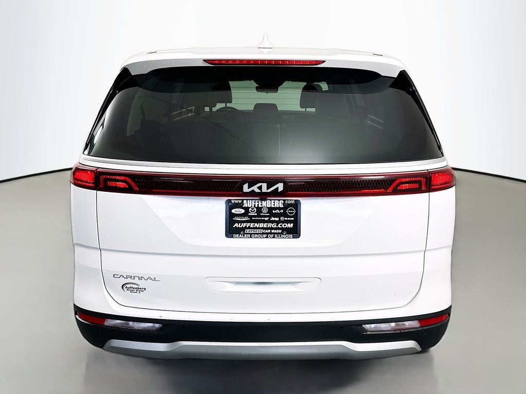 2024 Kia Carnival LX