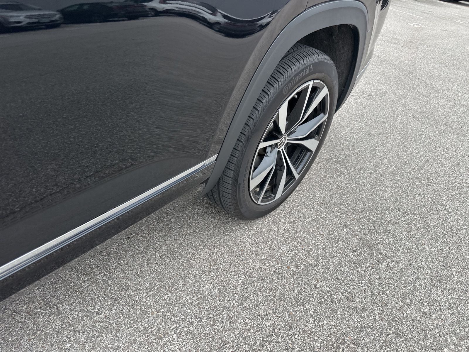 2024 Volkswagen Atlas 2.0T SEL Premium R-Line