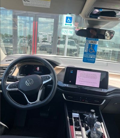 2024 Volkswagen Atlas 2.0T SE w/Technology