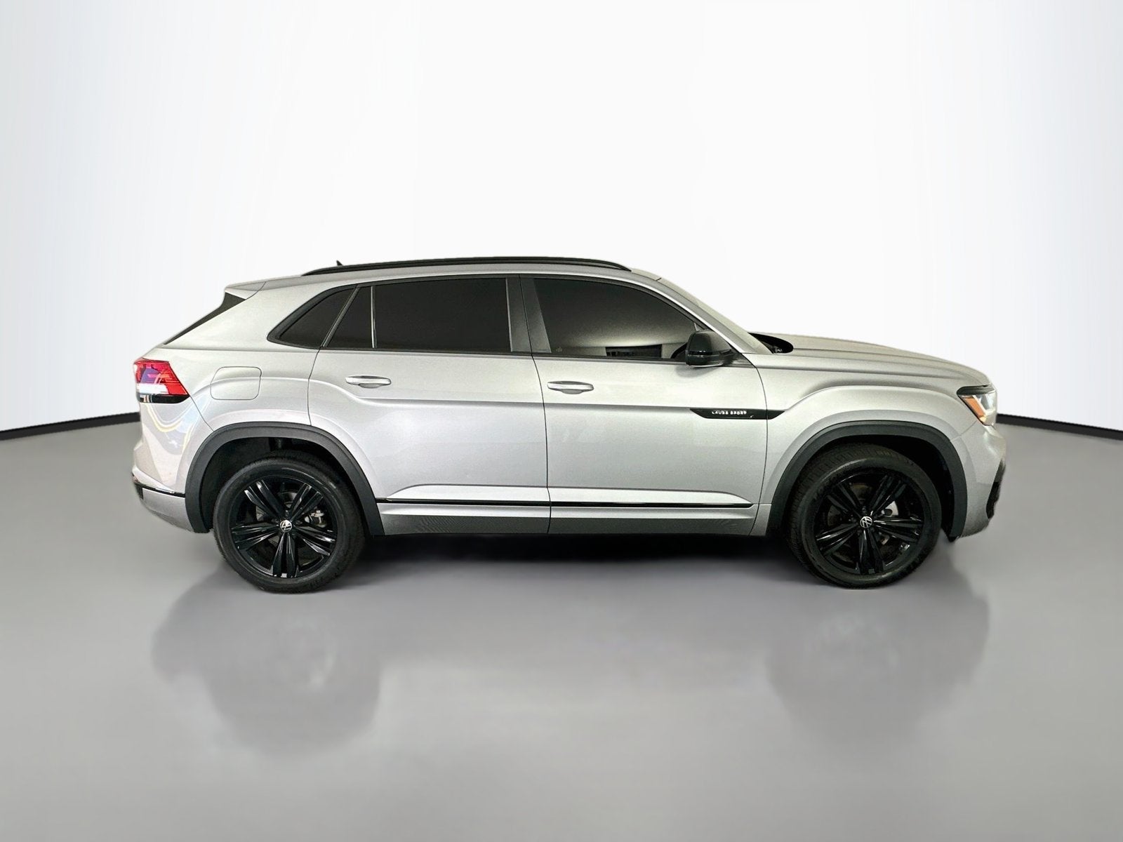 2023 Volkswagen Atlas Cross Sport 2.0T SEL R-Line Black
