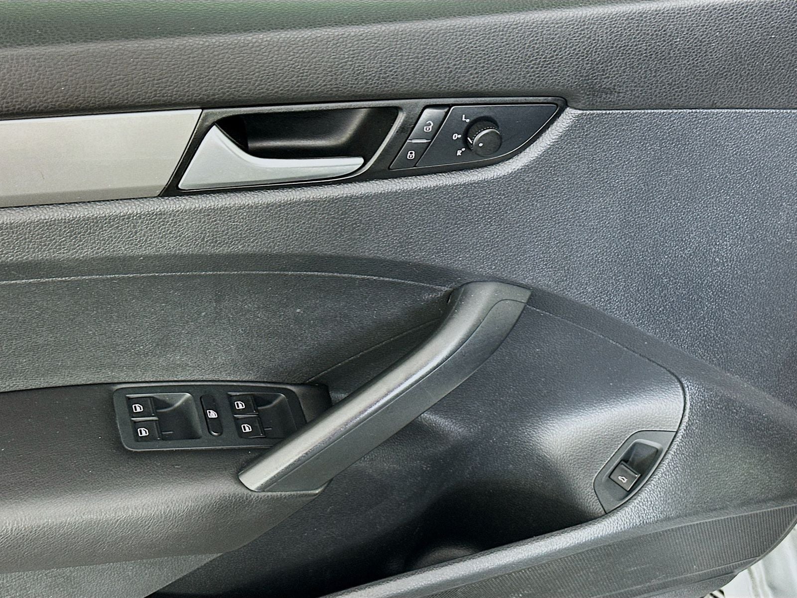 2015 Volkswagen Passat 1.8T S