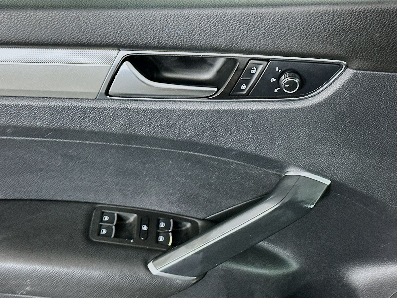 2017 Volkswagen Passat 1.8T S
