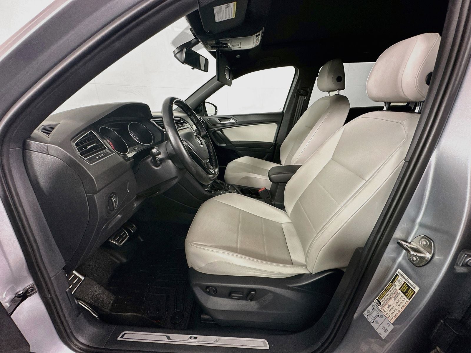 2021 Volkswagen Tiguan SE R-Line Black