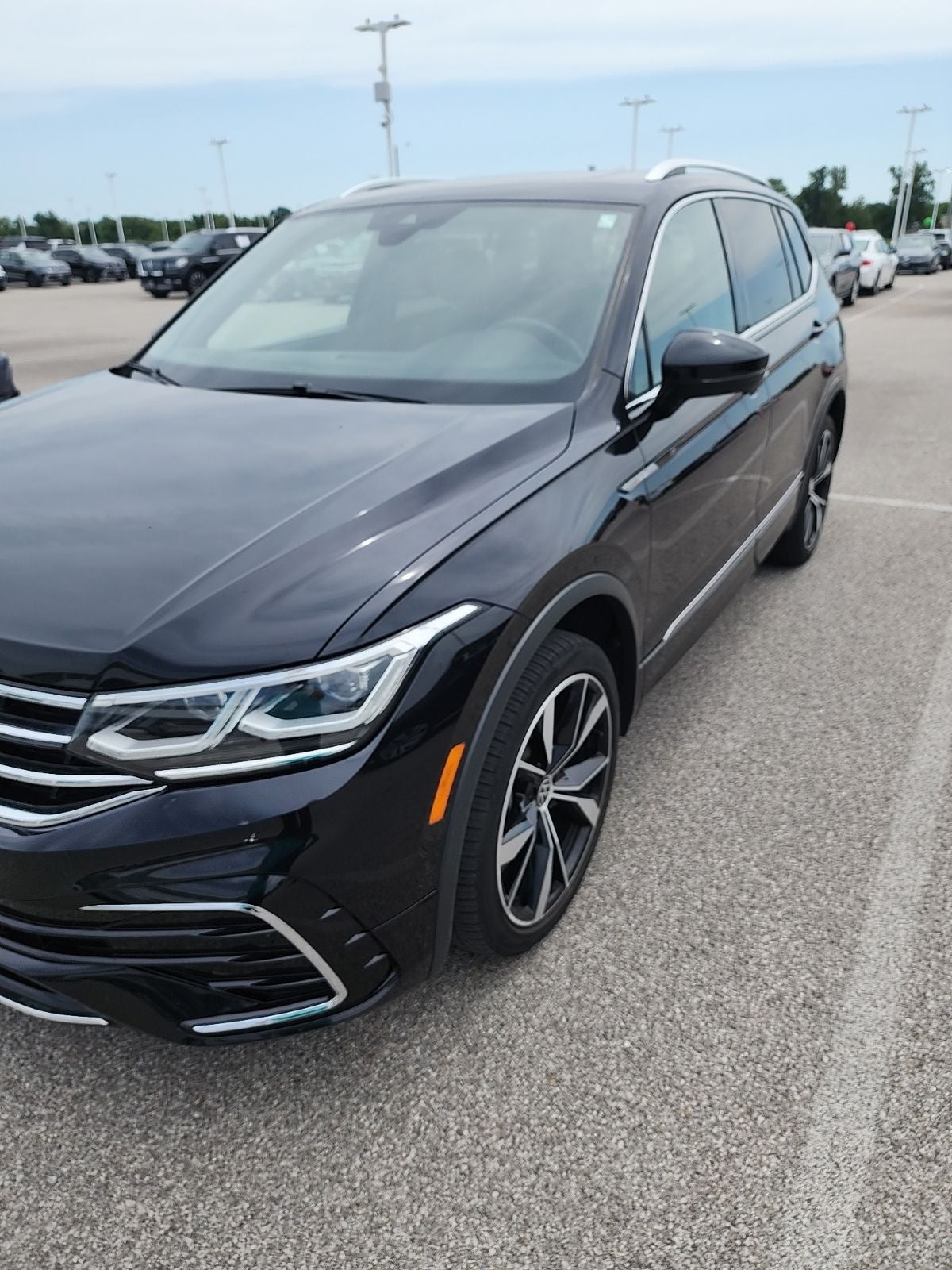 2022 Volkswagen Tiguan SEL R-Line