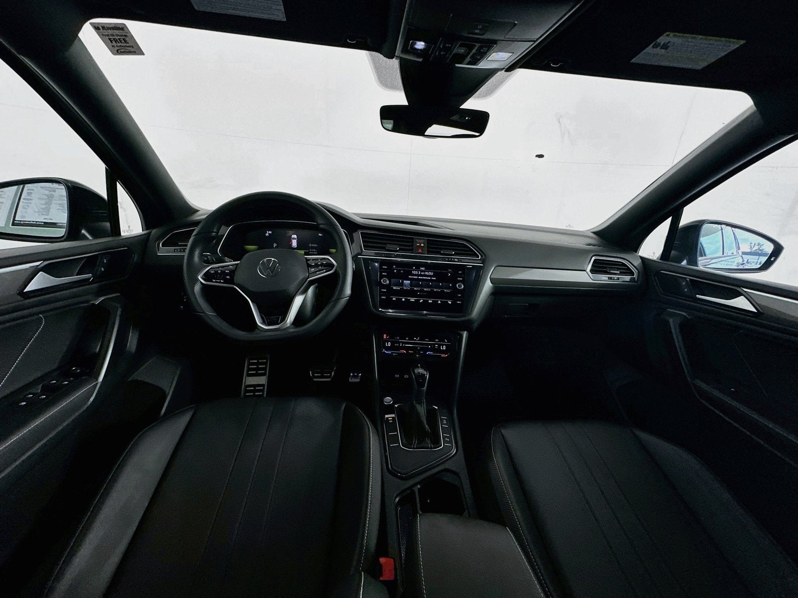 2023 Volkswagen Tiguan SE R-Line Black