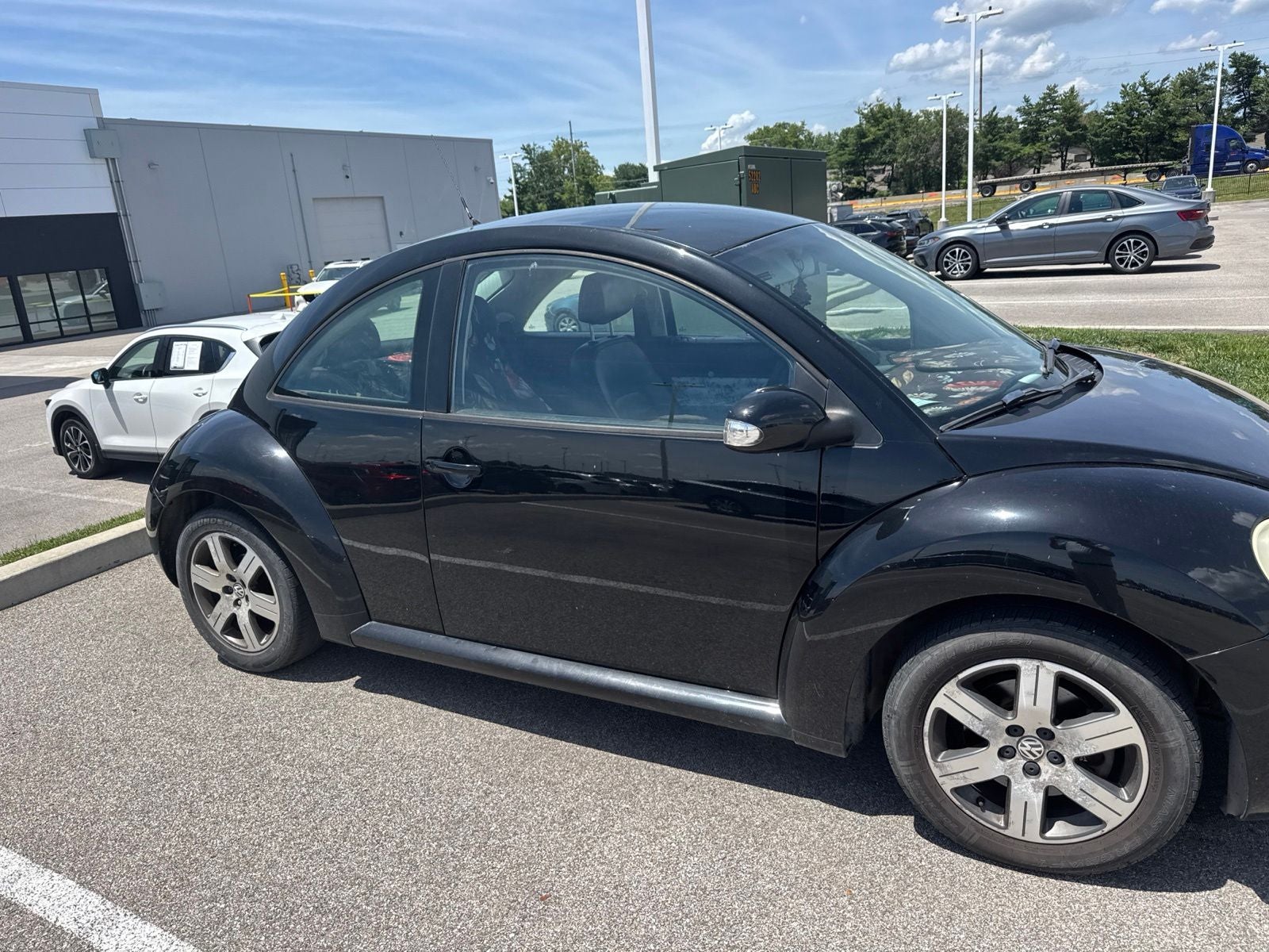 2006 Volkswagen New Beetle 2dr 2.5L PZEV Manual