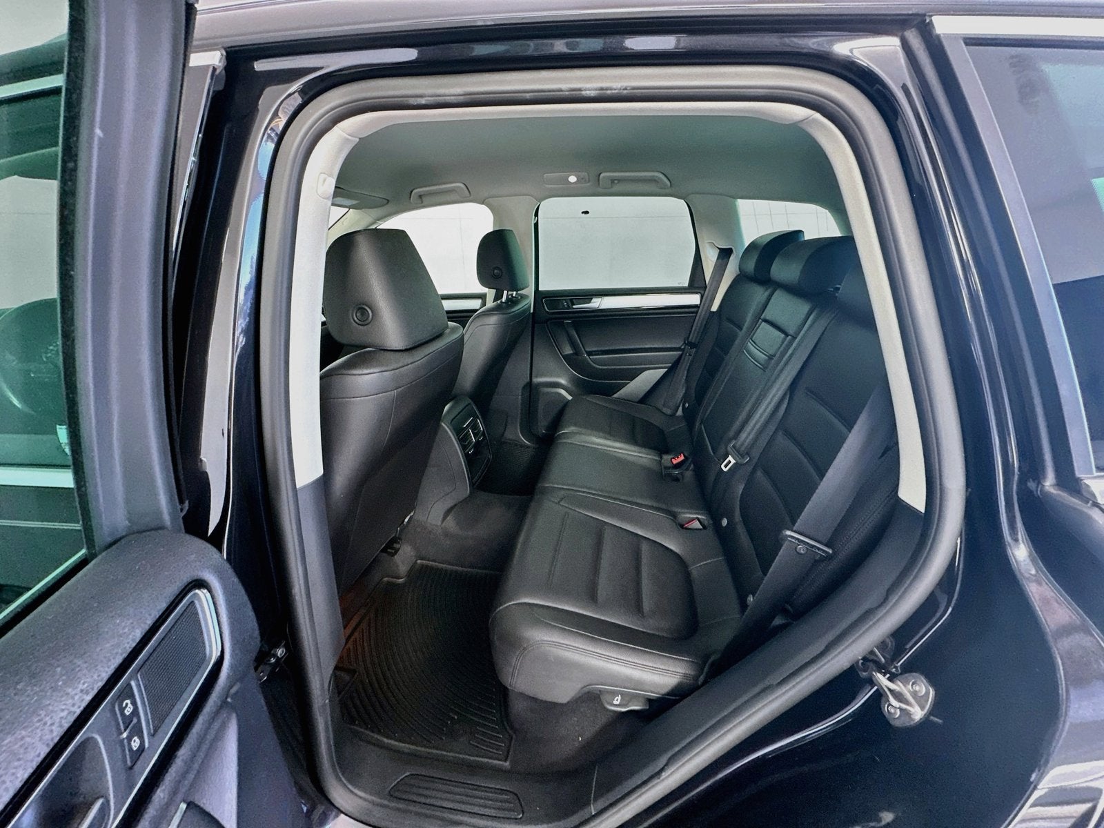 2016 Volkswagen Touareg Sport