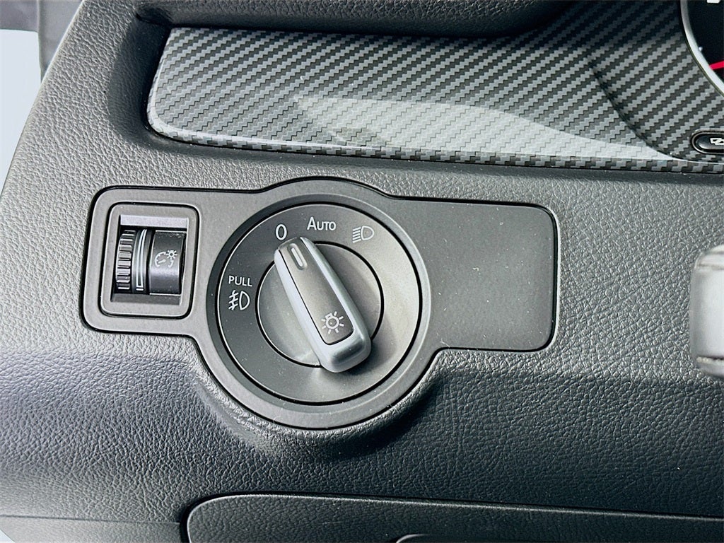 2017 Volkswagen CC R-Line 2.0T Executive w/Carbon