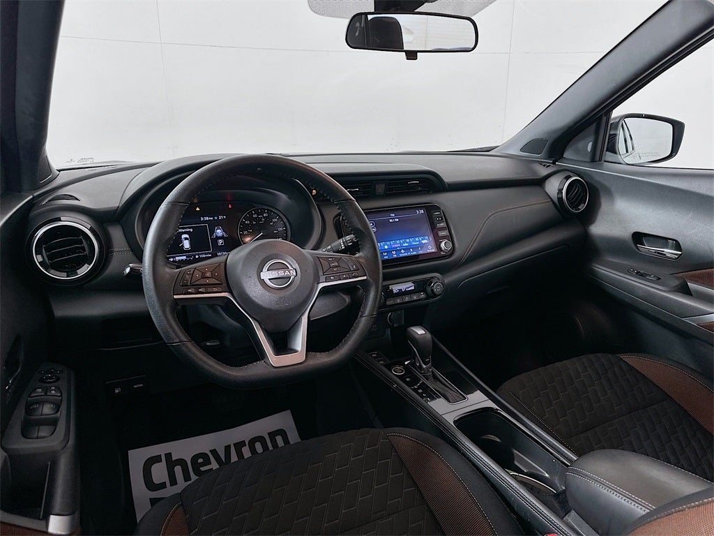 2023 Nissan Kicks SR