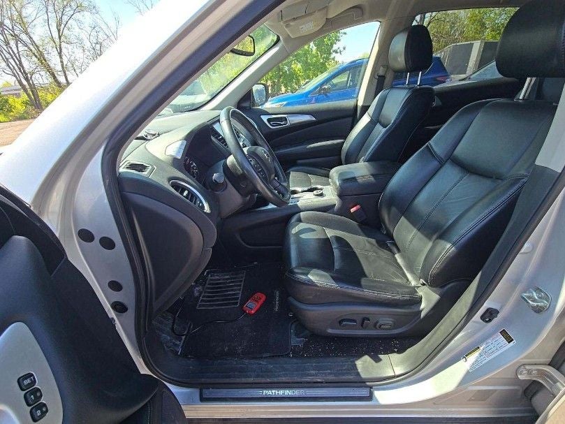 2017 Nissan Pathfinder SL
