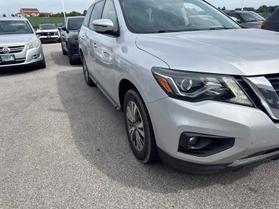 2018 Nissan Pathfinder SV