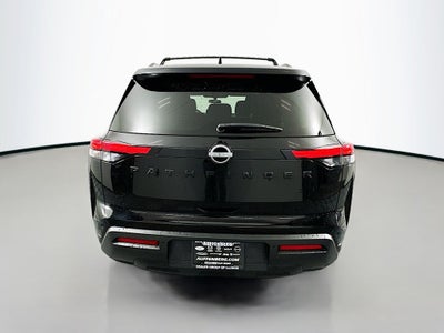 2022 Nissan Pathfinder SV